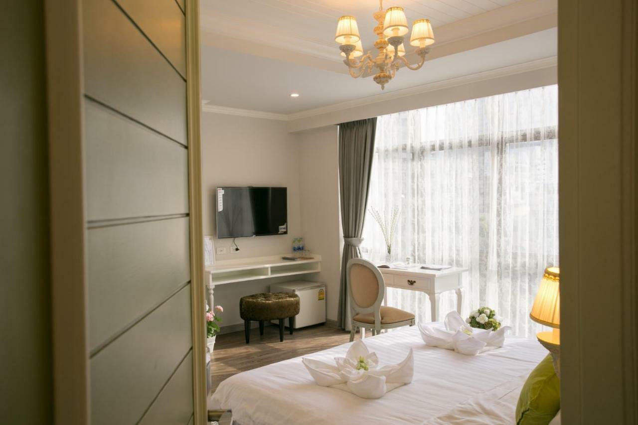 Mali @Silom Boutique Hotel Bangkok Exterior photo